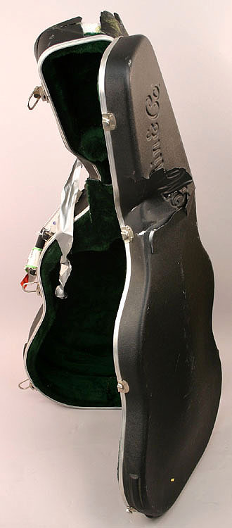 Damaged guitar bag repairing